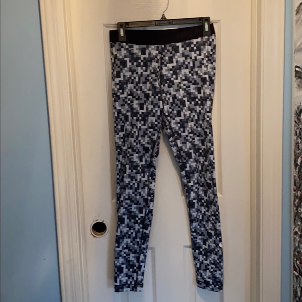 NIKE PRO DRI-FIT LEGGINGS